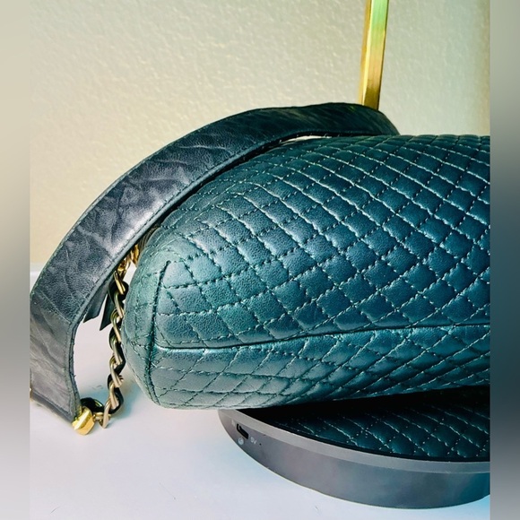 Bally Quilted Lambskin Handbag With Gold B Logo “Host Pick” - Picture 11 of 16